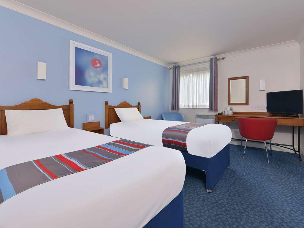 Travelodge Walton On Thames Walton-on-Thames Room photo