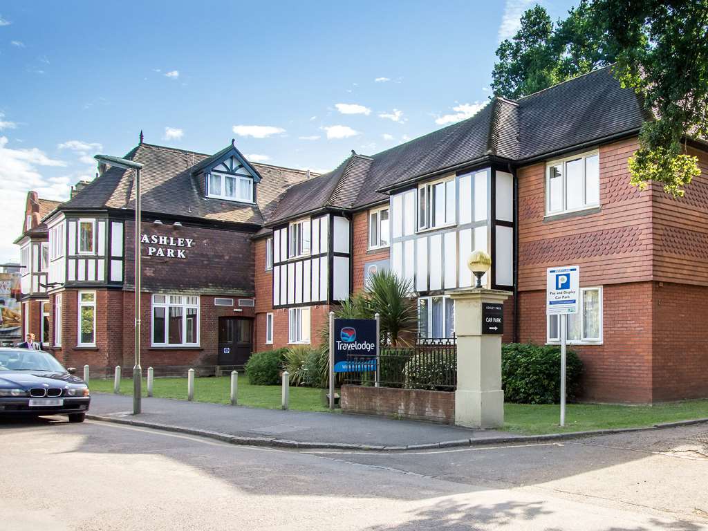 Travelodge Walton On Thames Walton-on-Thames Exterior photo