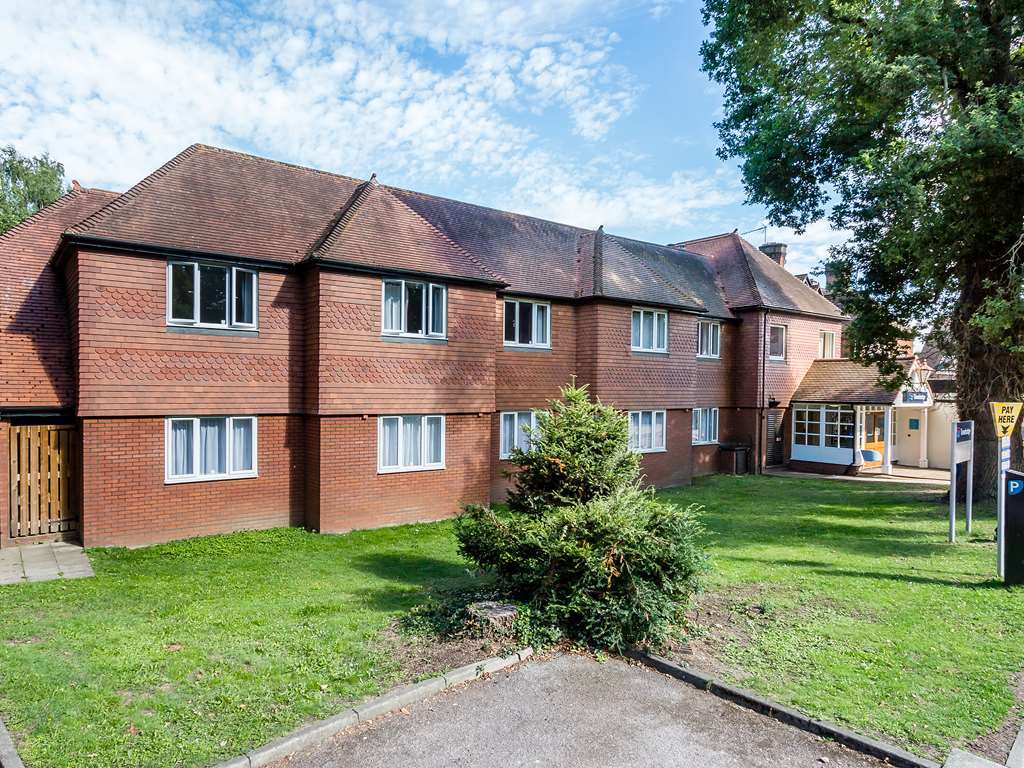 Travelodge Walton On Thames Walton-on-Thames Exterior photo